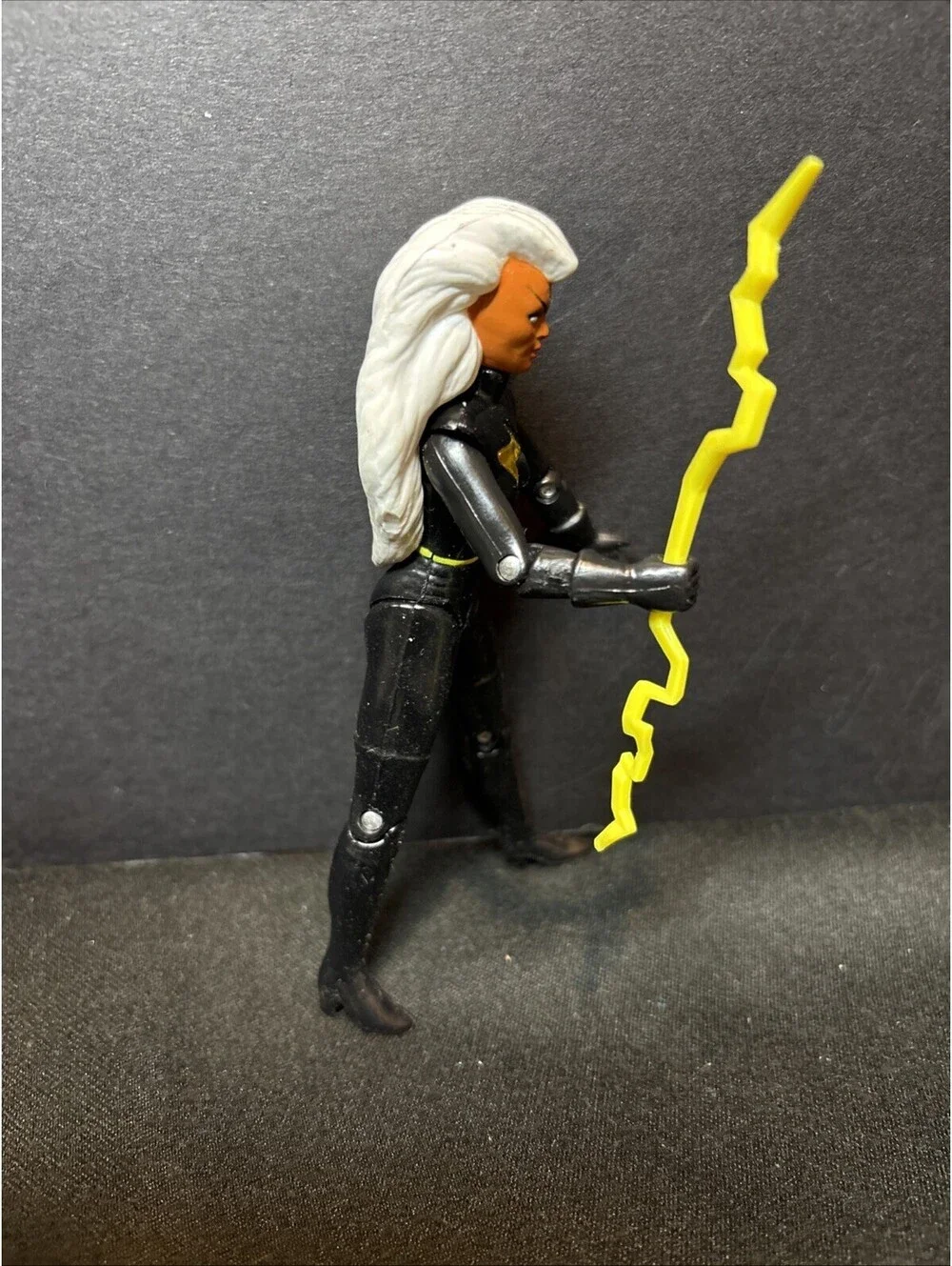 Toy Biz X-Men Storm Action Figure Black Suit w/Lightning Accessory Comic Heroes